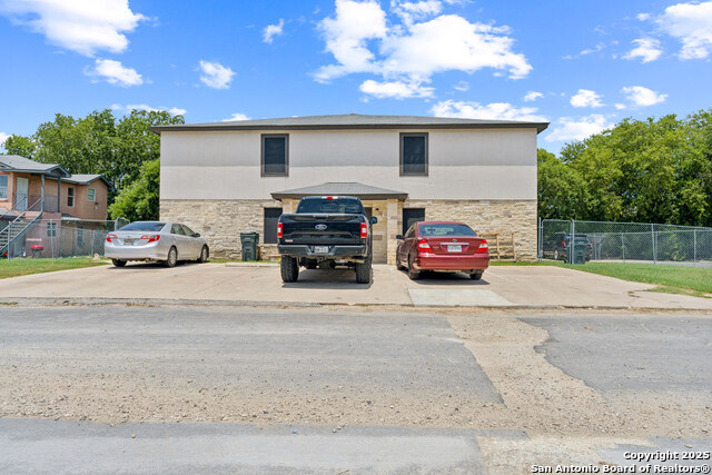 Image 2 of 18 For 7587 Windsor Oaks