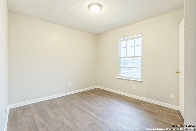 Image 9 of 15 For 7583 Windsor Oaks