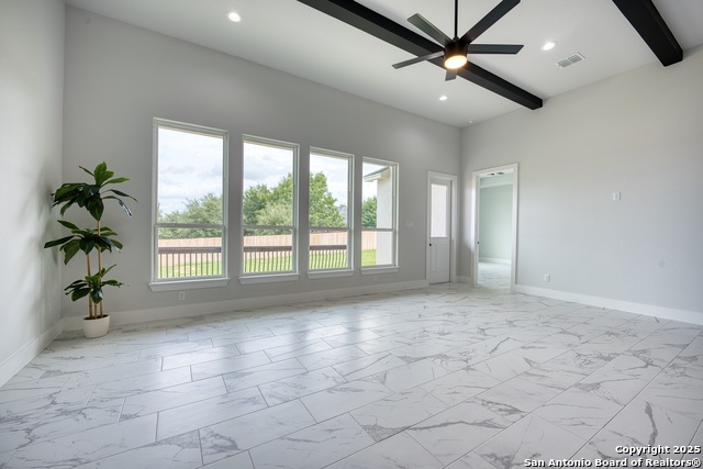 Listing photo id 8 for 7911 Alton Blvd