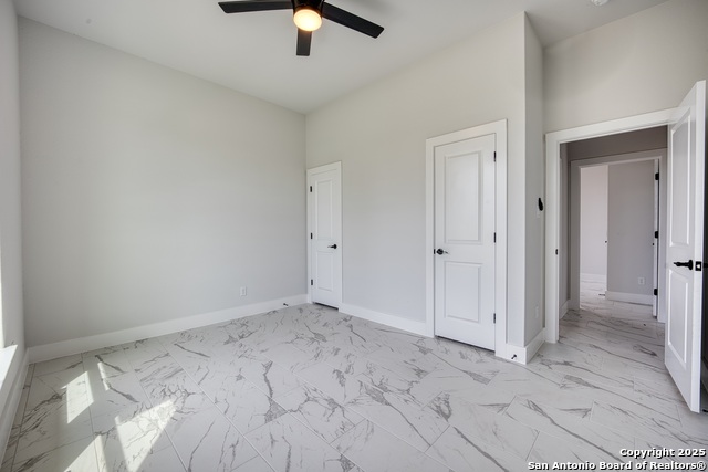 Listing photo id 15 for 7911 Alton Blvd