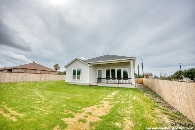 Listing photo id 32 for 7911 Alton Blvd