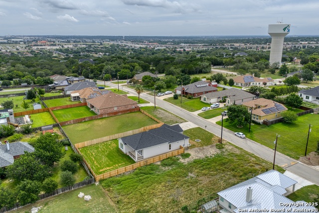 Listing photo id 36 for 7911 Alton Blvd
