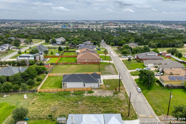 Listing photo id 37 for 7911 Alton Blvd