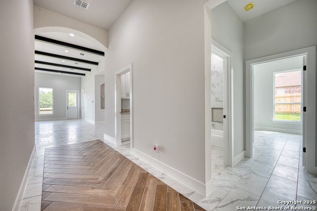 Listing photo id 2 for 7911 Alton Blvd