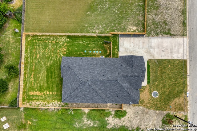 Listing photo id 39 for 7911 Alton Blvd