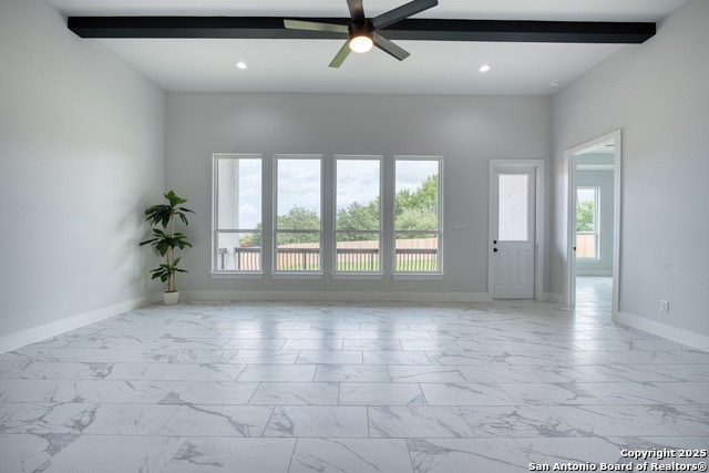 Listing photo id 7 for 7911 Alton Blvd