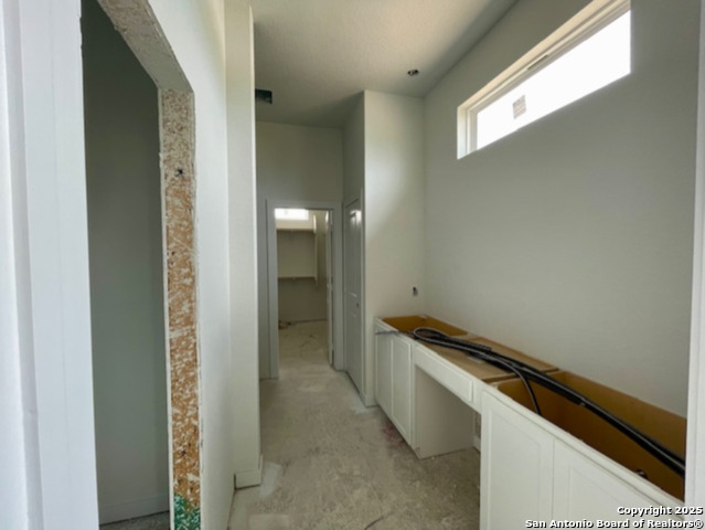 Listing photo id 10 for 9434 Chatside