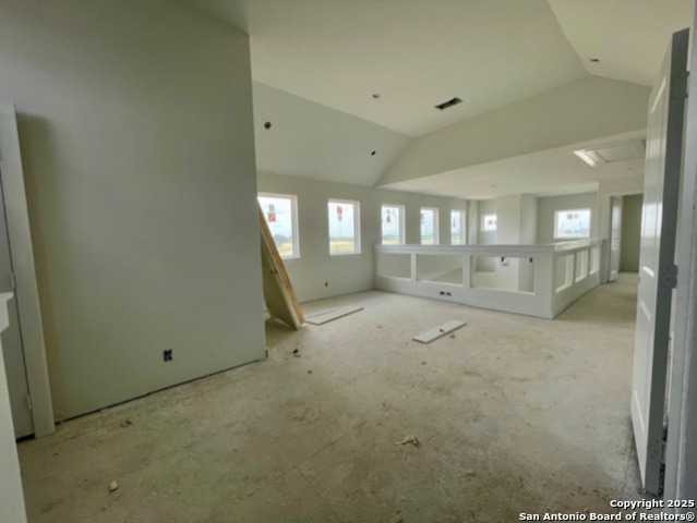 Listing photo id 13 for 9434 Chatside