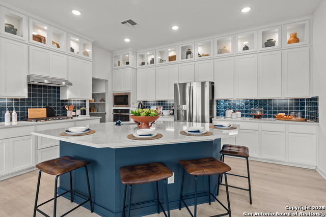 Listing photo id 19 for 9434 Chatside