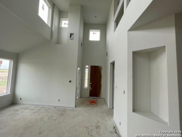 Listing photo id 2 for 9434 Chatside
