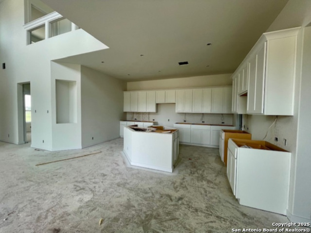Listing photo id 7 for 9434 Chatside