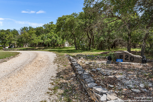 Details for 620 Pleasant Valley Dr N, Boerne, TX 78006
