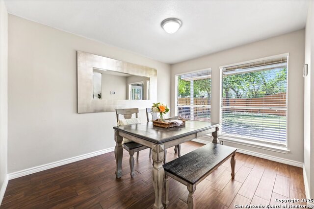 Image 10 of 43 For 10133 Sandyglen