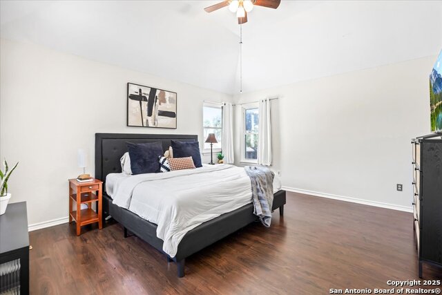 Image 17 of 43 For 10133 Sandyglen