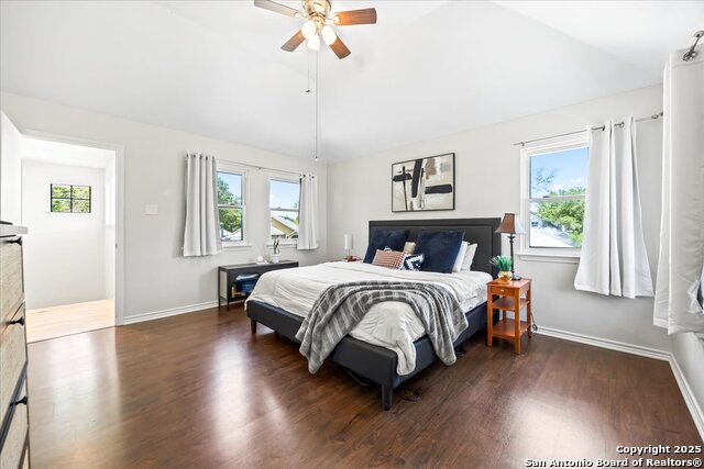 Image 18 of 43 For 10133 Sandyglen