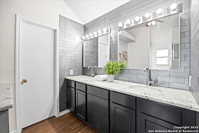 Image 20 of 43 For 10133 Sandyglen