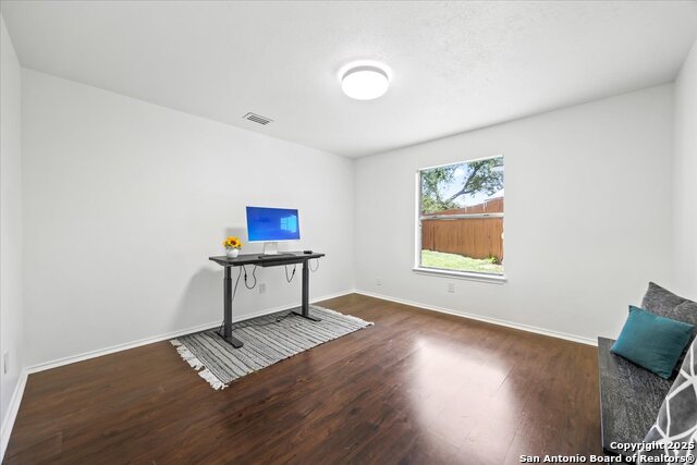 Image 24 of 43 For 10133 Sandyglen