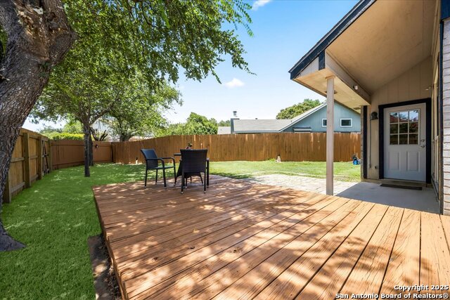 Image 32 of 43 For 10133 Sandyglen