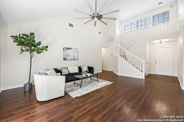 Image 6 of 43 For 10133 Sandyglen