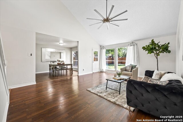 Image 7 of 43 For 10133 Sandyglen