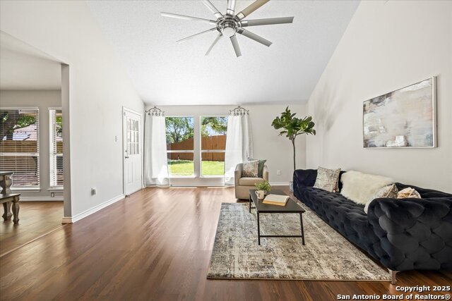 Image 8 of 43 For 10133 Sandyglen