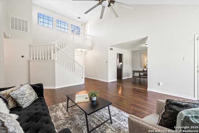 Image 9 of 43 For 10133 Sandyglen
