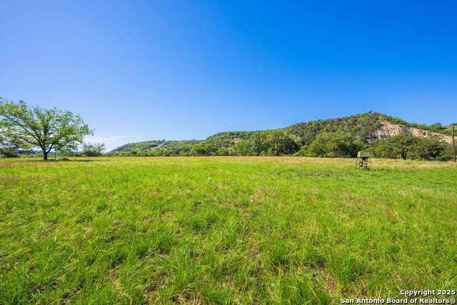 Listing photo id 21 for 171 Flach Rd