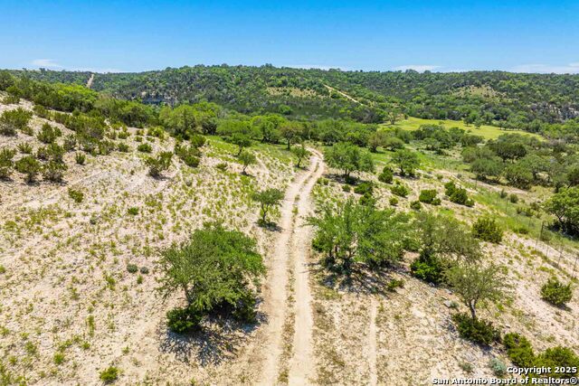 Listing photo id 73 for 171 Flach Rd