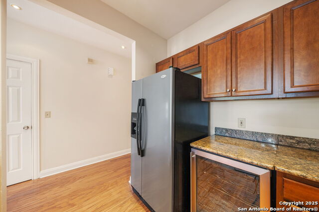 Image 16 of 39 For 225 Lexington  318