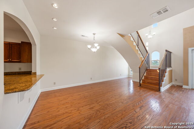 Image 17 of 39 For 225 Lexington  318
