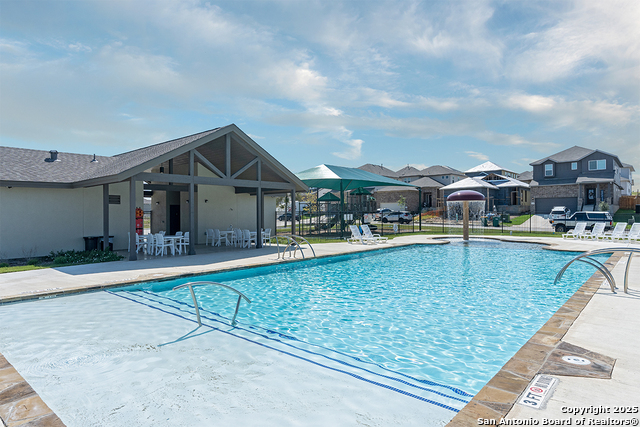 Listing photo id 3 for 5118 Schaeffer Rdg