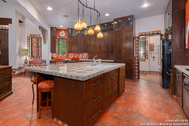 Listing photo id 9 for 1887 Arbolas Ct.