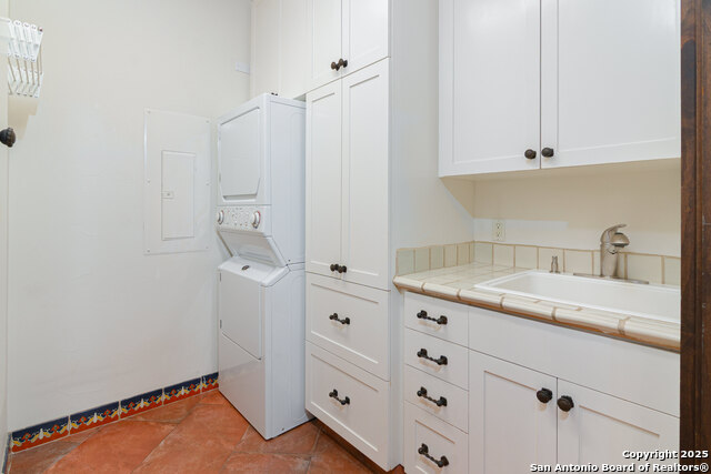 Listing photo id 17 for 1887 Arbolas Ct.