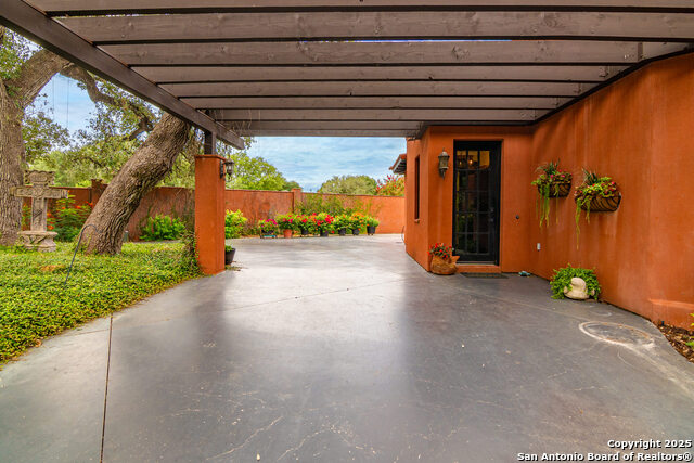 Listing photo id 26 for 1887 Arbolas Ct.