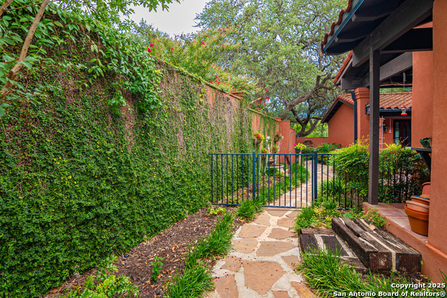 Listing photo id 28 for 1887 Arbolas Ct.