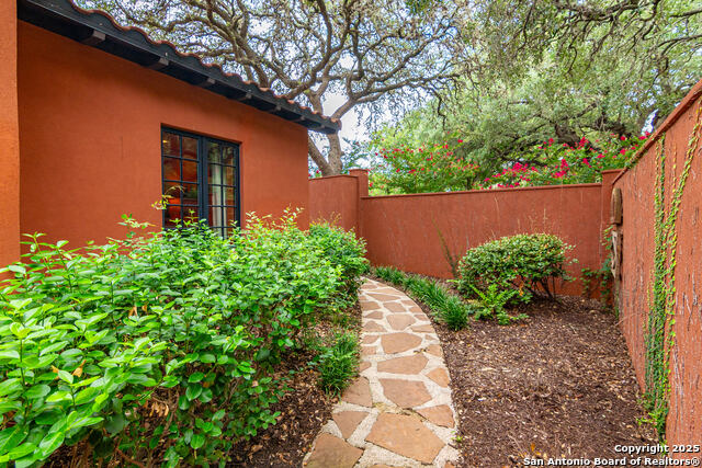 Listing photo id 39 for 1887 Arbolas Ct.