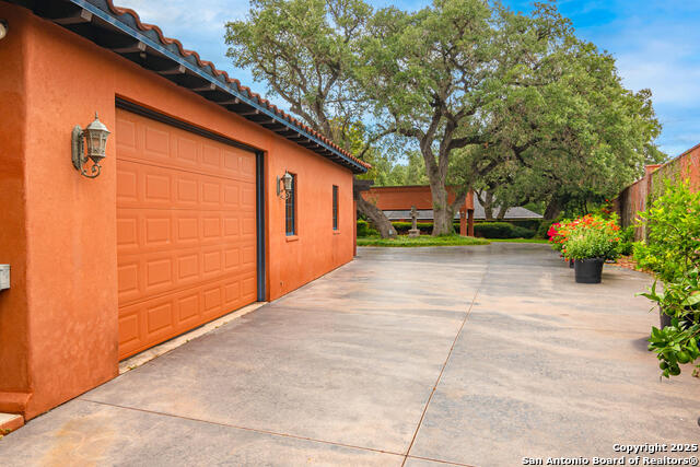 Listing photo id 44 for 1887 Arbolas Ct.