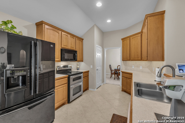 Image 13 of 52 For 486 Enchanted Oak