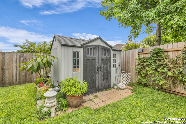 Image 35 of 52 For 486 Enchanted Oak