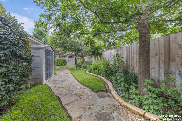 Image 37 of 52 For 486 Enchanted Oak