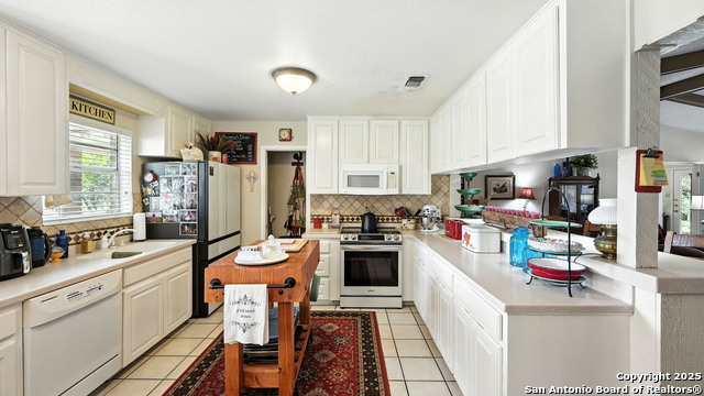 Listing photo id 8 for 781 Mary Preiss