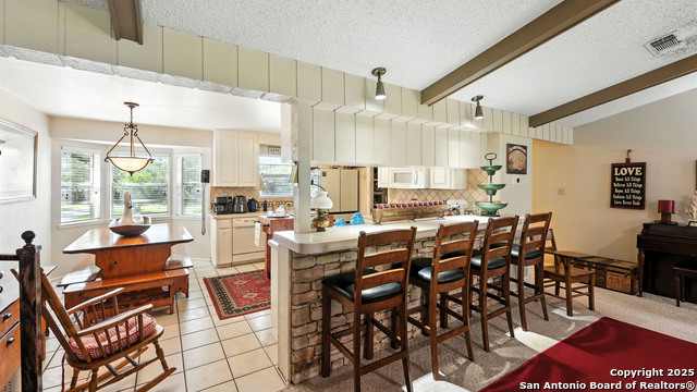 Listing photo id 10 for 781 Mary Preiss