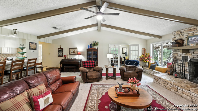 Listing photo id 3 for 781 Mary Preiss