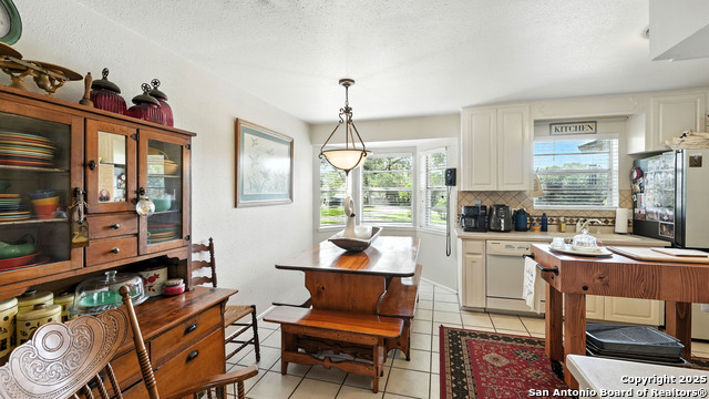 Listing photo id 7 for 781 Mary Preiss