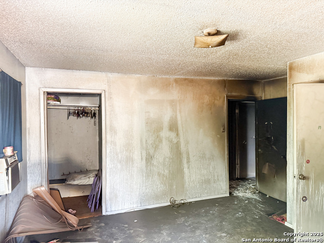 Listing photo id 10 for 102 Fridell