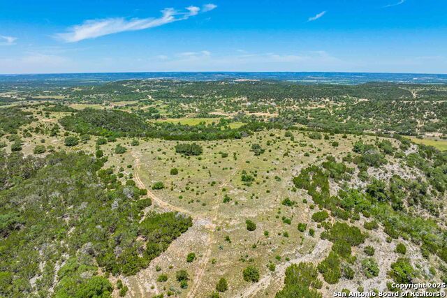 Listing photo id 8 for 165 Flach Rd