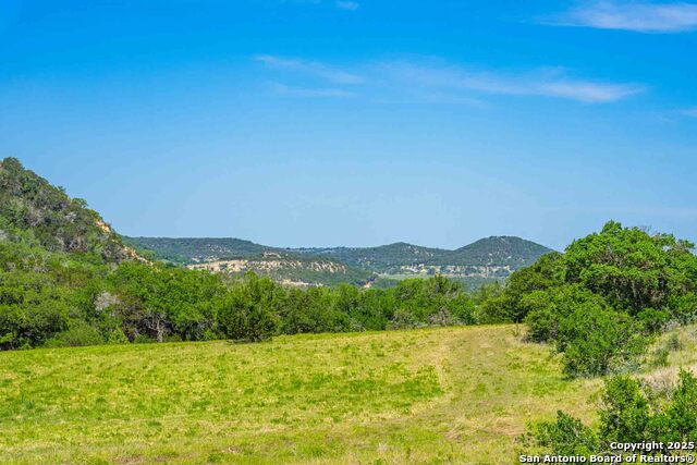 Listing photo id 17 for 165 Flach Rd