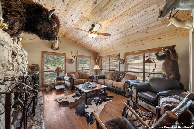 Listing photo id 29 for 165 Flach Rd