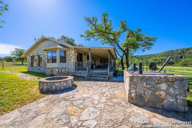 Listing photo id 42 for 165 Flach Rd