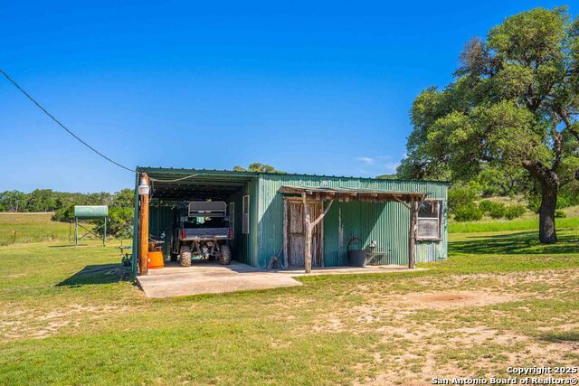 Listing photo id 45 for 165 Flach Rd